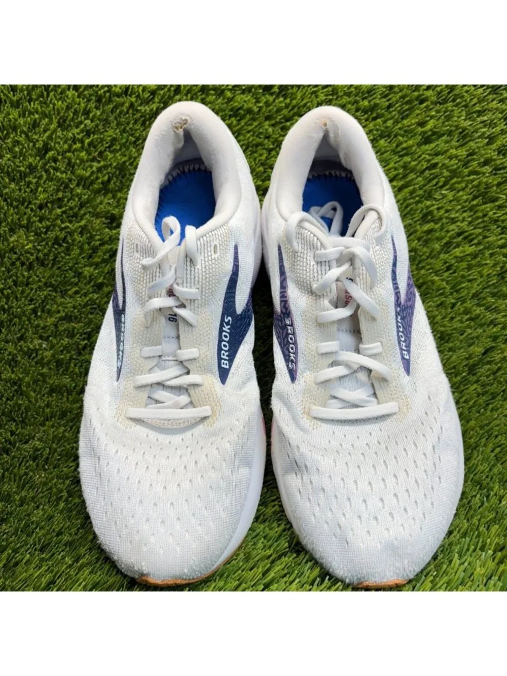 Brooks missing insoles